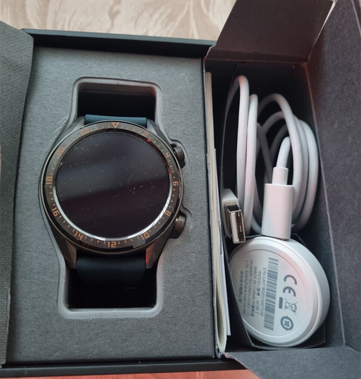 BNIB华为手表GT，深绿色表带
