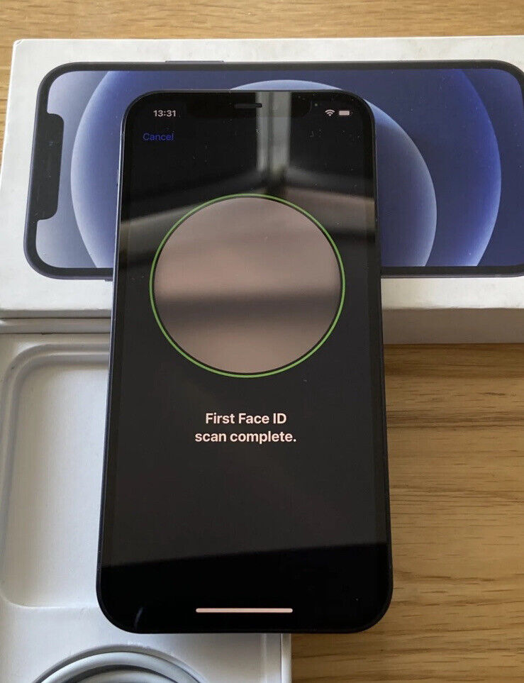 苹果iPhone 12-64GB-黑色（解锁）状况良好